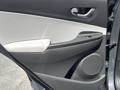 Used 2023 Hyundai Kona Limited image 21