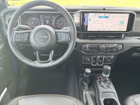 New 2026 Jeep Gladiator Sport AWD/4WD image 30