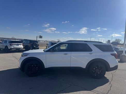 Certified 2020 Ford Explorer ST w/ ST Street Pack image 5