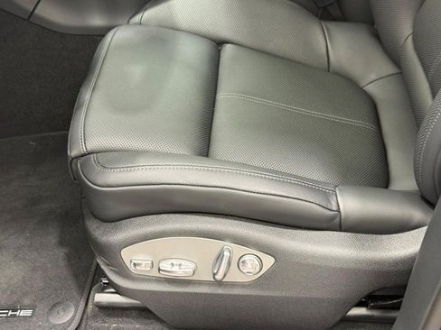 New 2025 Porsche Macan image 24