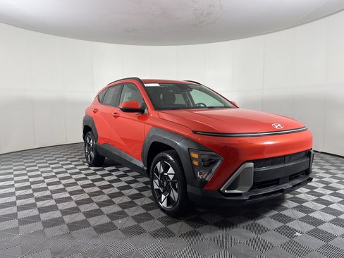 Used 2025 Hyundai Kona SEL AWD/4WD image 7