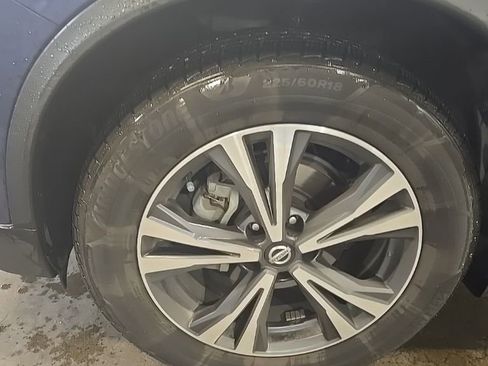 Used 2017 Nissan Rogue SL w/ SL Premium Package image 15