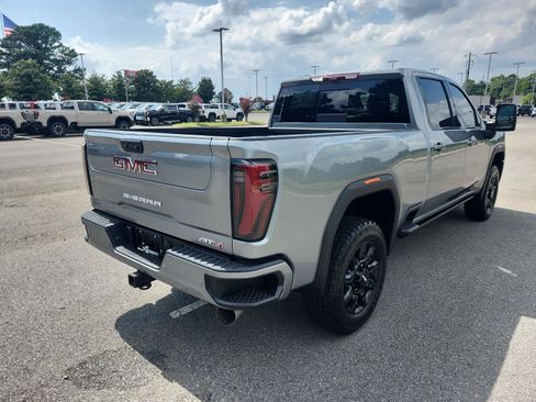 Used 2024 GMC Sierra 2500 AT4 w/ AT4 Premium Plus Package AWD/4WD image 3