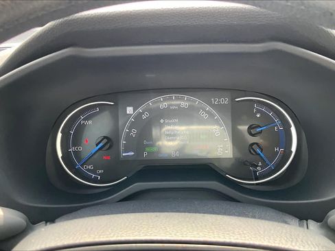 Used 2025 Toyota RAV4 XLE AWD/4WD image 25