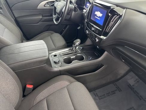 Used 2023 Chevrolet Traverse LT w/ Rear Camera Mirror Package AWD/4WD image 21