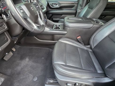 Used 2021 Chevrolet Suburban Z71 AWD/4WD image 6