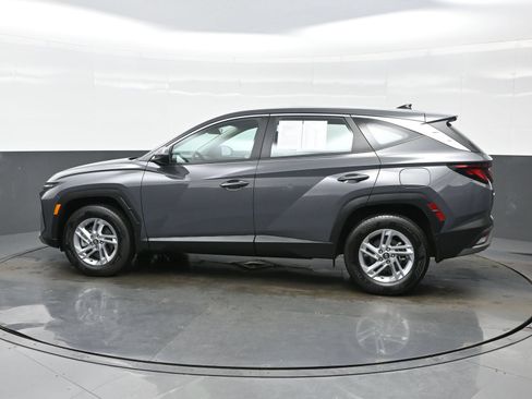 Used 2026 Hyundai Tucson SE AWD/4WD image 3