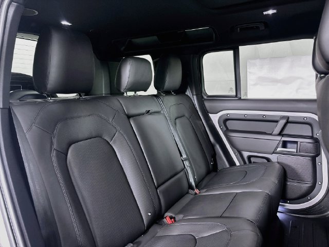 New 2026 Land Rover Defender 110 X-Dynamic SE AWD/4WD image 25