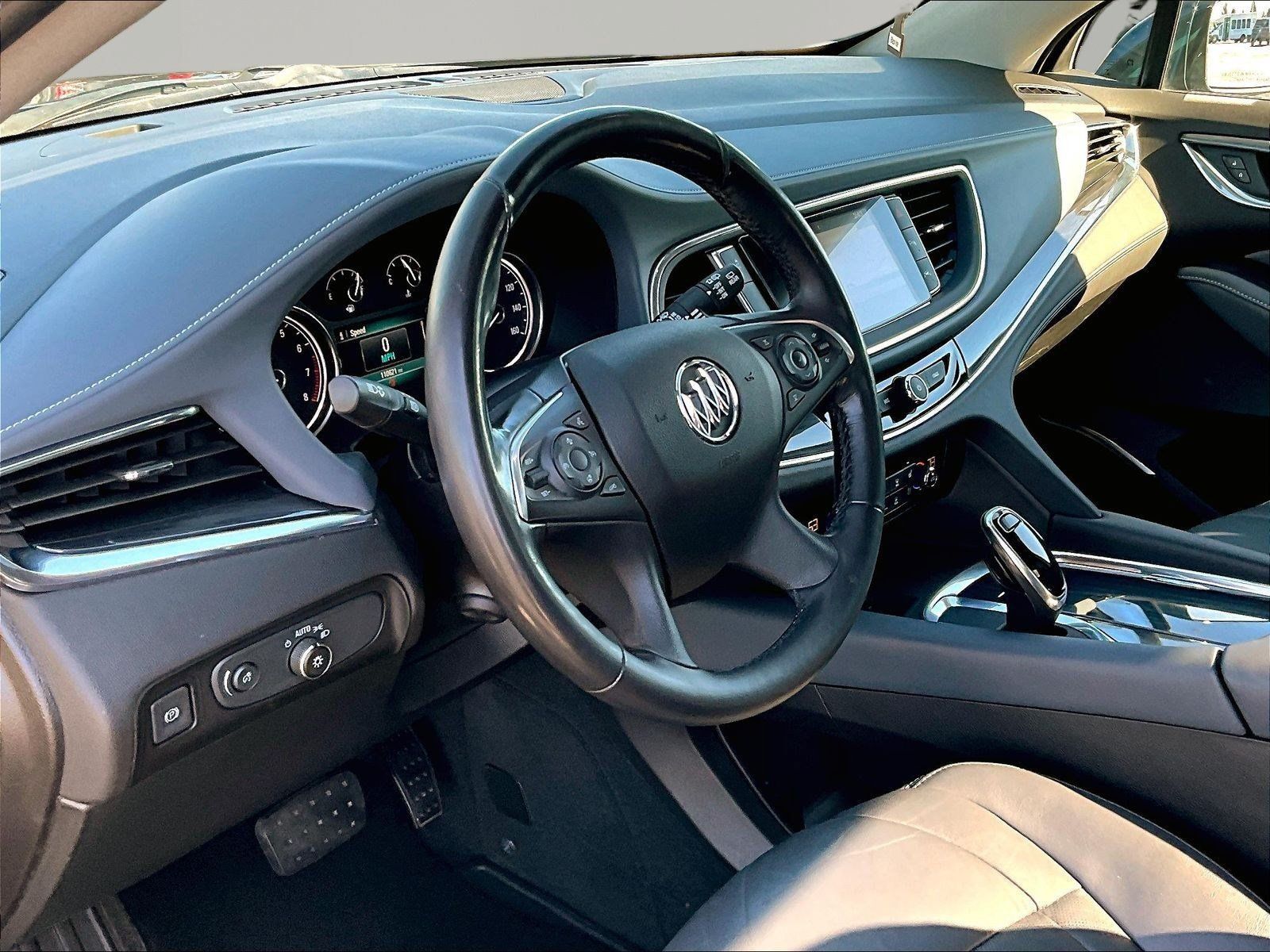 Used 2018 Buick Enclave Premium w/ Experience Buick Package FWD image 17