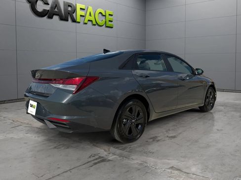 Used 2023 Hyundai Elantra SEL FWD image 11