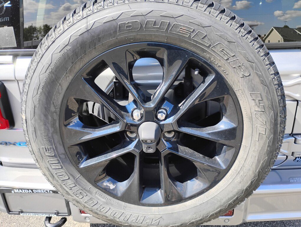 Used 2021 Jeep Wrangler Unlimited Sahara AWD/4WD image 25
