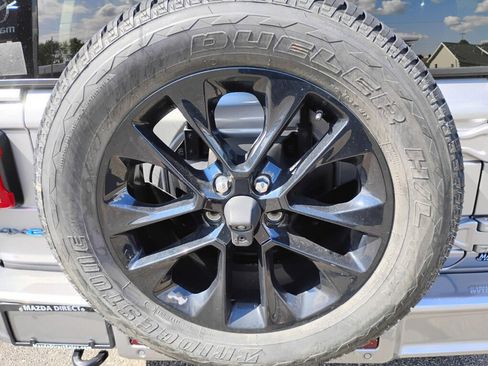 Used 2021 Jeep Wrangler Unlimited Sahara AWD/4WD image 25
