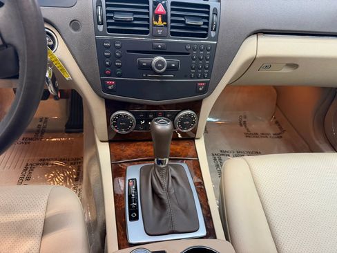 Used 2009 Mercedes-Benz C 300 4MATIC Sedan image 25