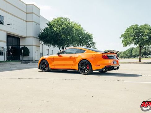 Used 2020 Ford Mustang Shelby GT500 w/ Technology Package RWD image 66