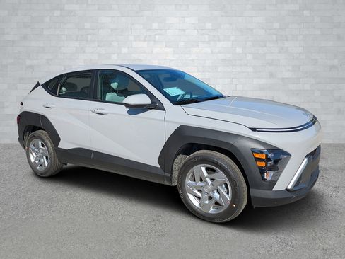 New 2026 Hyundai Kona SE image 2
