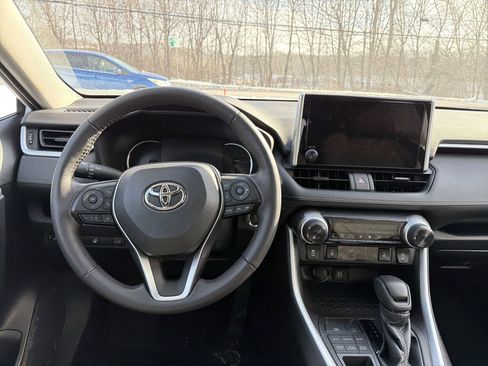 Used 2023 Toyota RAV4 XLE w/ Convenience Package image 13