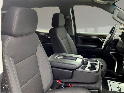 Used 2025 Chevrolet Silverado 1500 LT AWD/4WD image 27