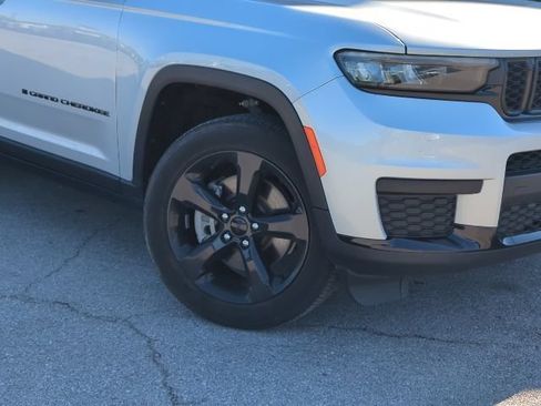 Certified 2021 Jeep Grand Cherokee L Laredo AWD/4WD image 2