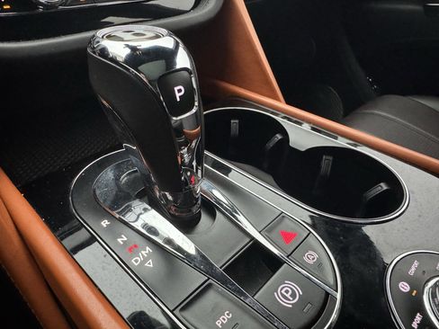 Used 2020 Bentley Bentayga image 16
