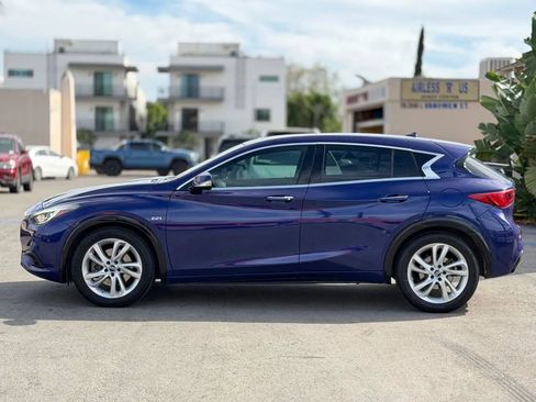 Used 2017 INFINITI QX30 FWD image 10