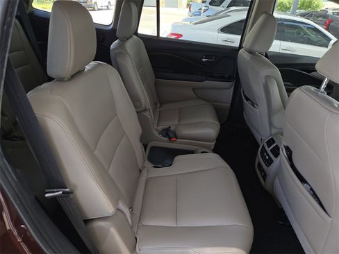 Used 2021 Honda Pilot Touring image 32