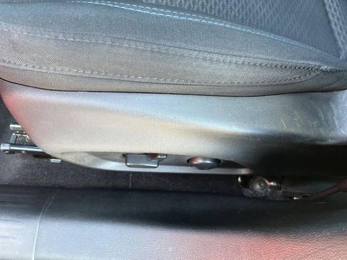 Used 2023 Jeep Compass Sport image 16