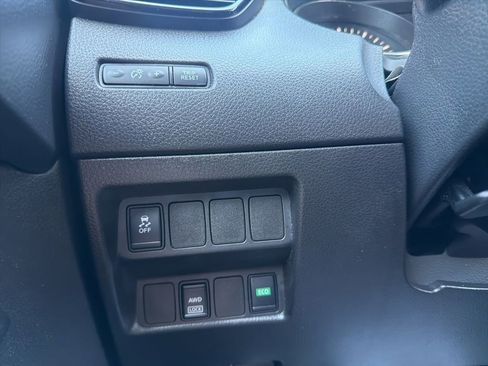 Used 2018 Nissan Rogue Sport S w/ S Appearance Package AWD/4WD image 18