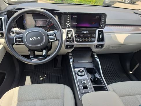 Used 2022 Kia Sorento S FWD image 7