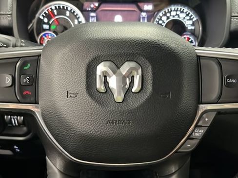 Used 2022 RAM 1500 Laramie AWD/4WD image 15