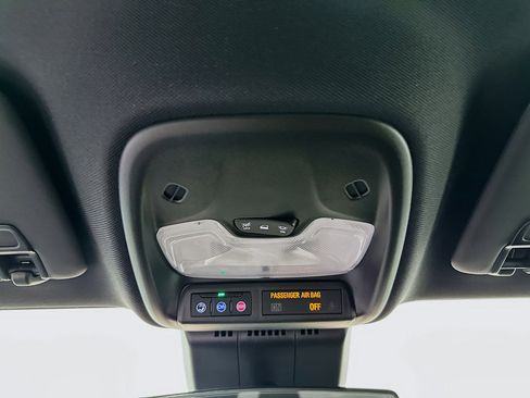 Used 2024 Chevrolet Colorado W/T image 18