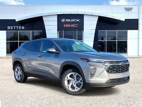 Certified 2024 Chevrolet Trax LS w/ LS Convenience Package image 1