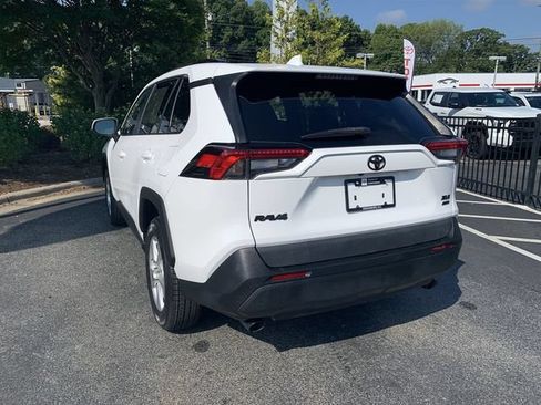 Used 2021 Toyota RAV4 XLE AWD/4WD image 6