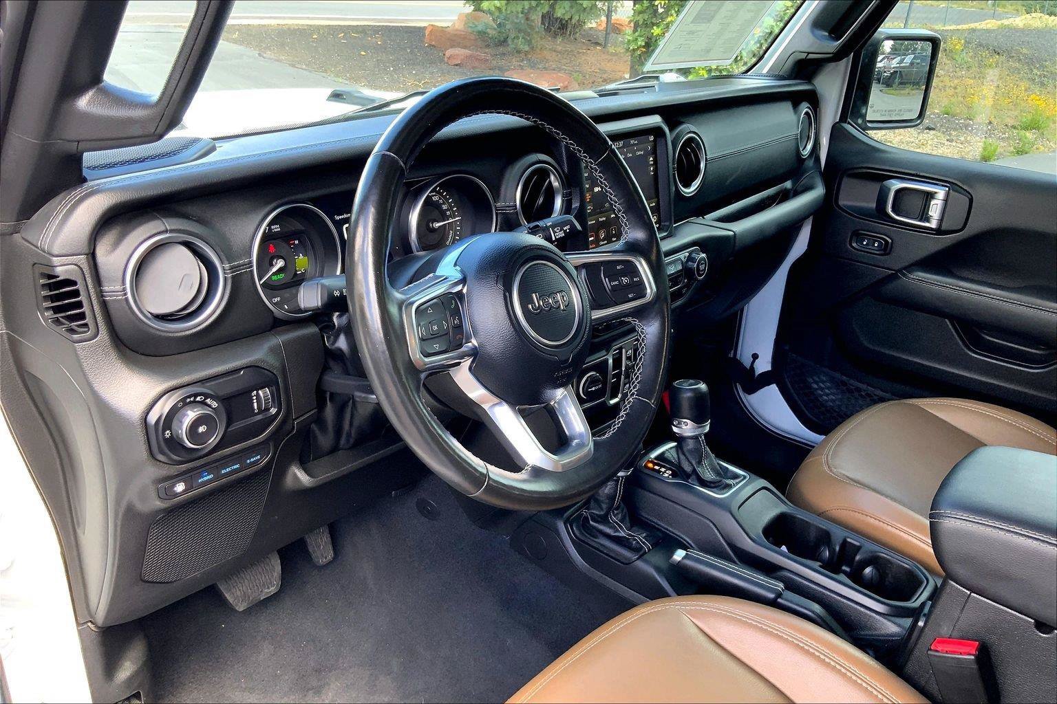 Certified 2023 Jeep Wrangler Unlimited Sahara w/ Cold Weather Group AWD/4WD image 14