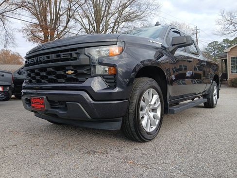 Used 2022 Chevrolet Silverado 1500 Custom image 2