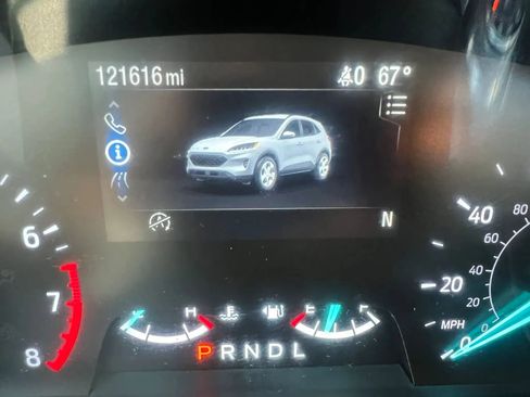 Used 2020 Ford Escape SE image 18