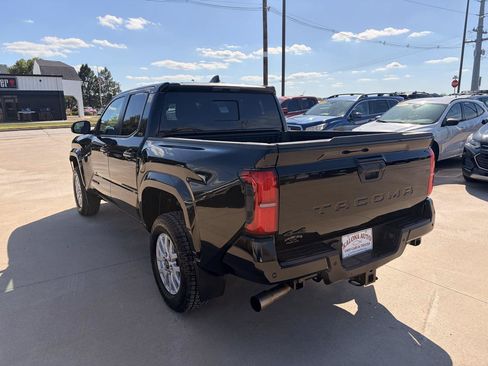 Used 2024 Toyota Tacoma SR5 AWD/4WD image 7