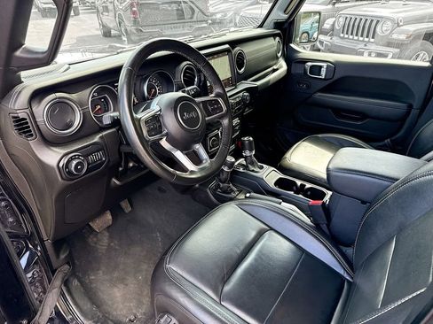 Used 2022 Jeep Wrangler Unlimited Sahara w/ Cold Weather Group AWD/4WD image 25