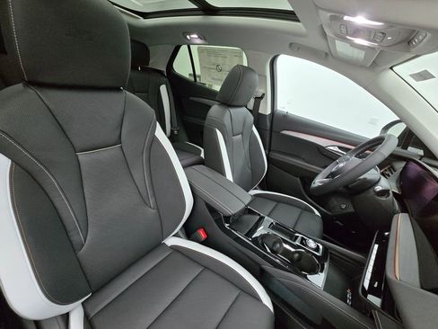 New 2025 Buick Envision Sport Touring image 38