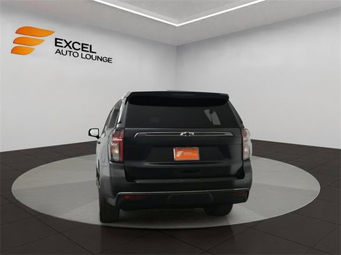 Used 2022 Chevrolet Suburban RST w/ Luxury Package image 4