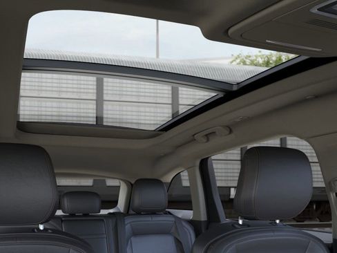 New 2026 Lincoln Nautilus Premier image 22