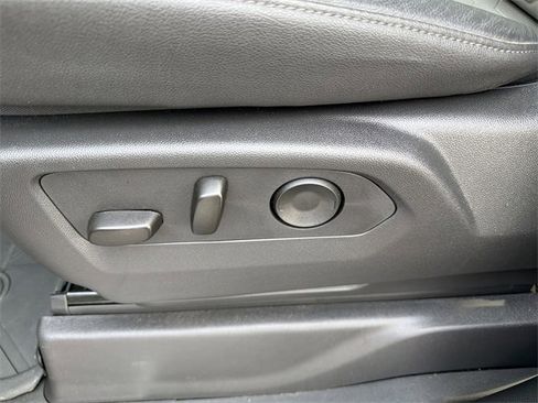 Used 2025 Chevrolet Silverado 1500 ZR2 w/ Technology Package image 15