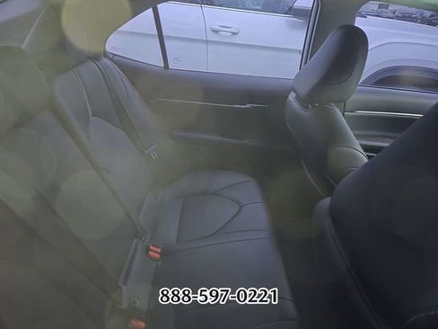 Used 2022 Toyota Camry XSE FWD image 8