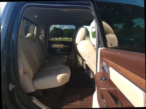 Used 2016 RAM 2500 Laramie RWD image 12
