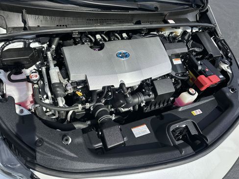 Used 2021 Toyota Prius Prime LE image 9