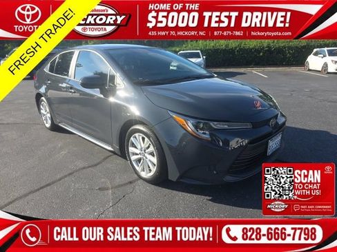 Used 2025 Toyota Corolla LE w/ LE Premium Package FWD image 1