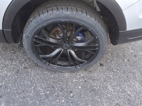 Used 2018 Ford Explorer XLT image 8