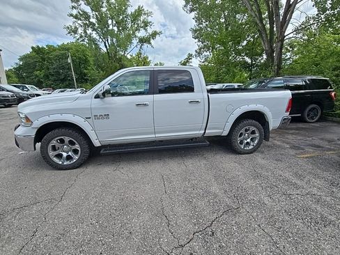 Used 2017 RAM 1500 Laramie AWD/4WD image 3