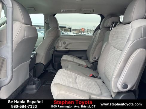 Used 2024 Toyota Sienna LE image 12