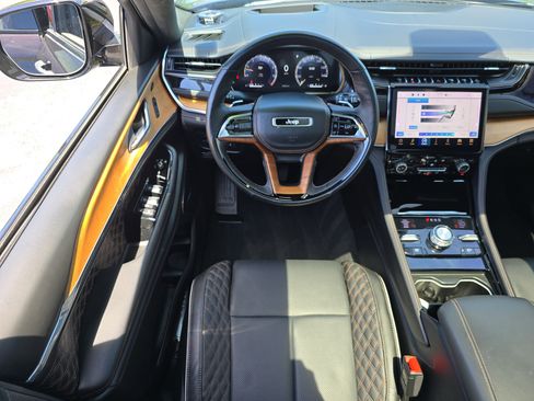 Used 2023 Jeep Grand Cherokee L Summit AWD/4WD image 40