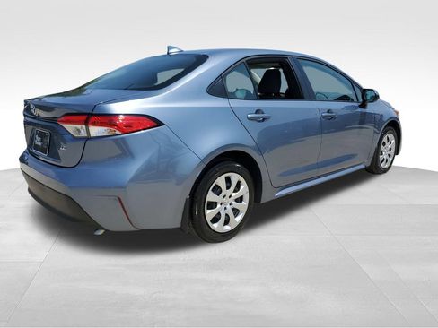 Used 2026 Toyota Corolla LE FWD image 5